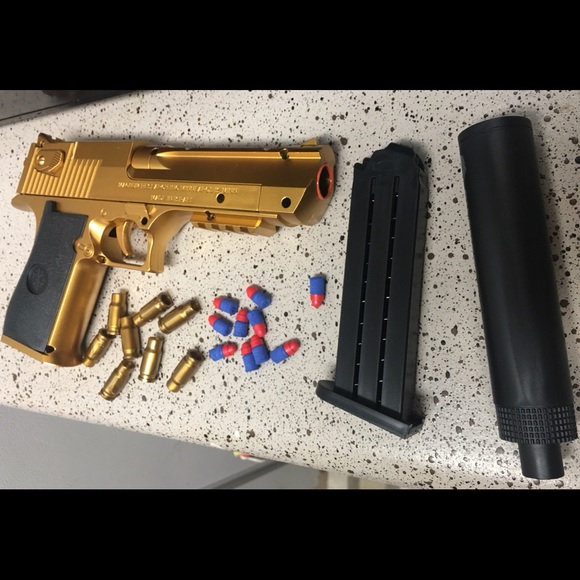 Toy 🎯🔫Gold Desert Eagle 50cal style Shell Ejection (Soft Bullet) Toy Gun - Picture 8 of 15